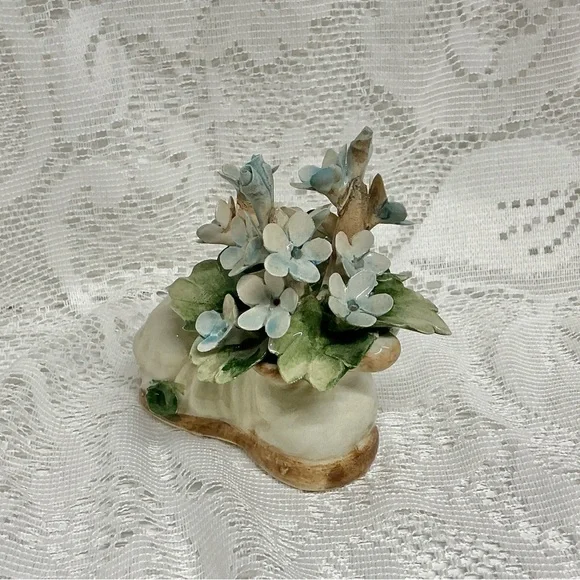 Capodimonte Porcelain Bootie Nuovo Blue Floral | Old Shoe Floral Arrangement - Picture 6 of 16